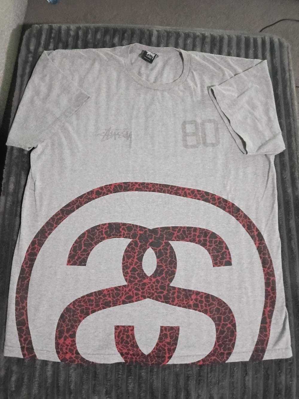 Stussy Men’s Gray Graphic Tee with Red Logo XL